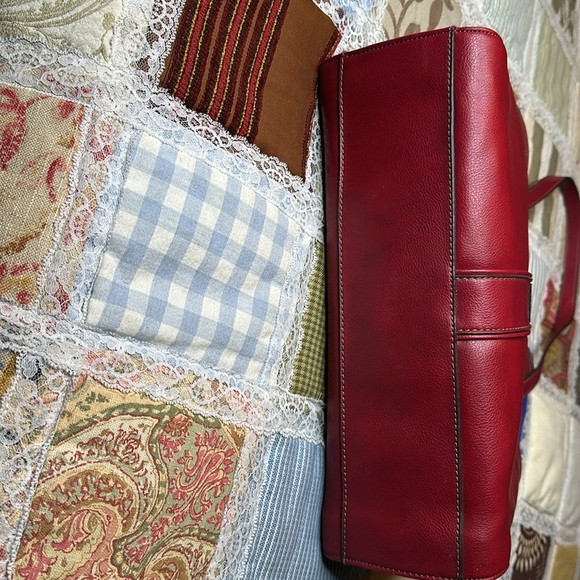 Liz Claiborne red leather purse/attache in like new condition.Is Burgundy. - Picture 9 of 12